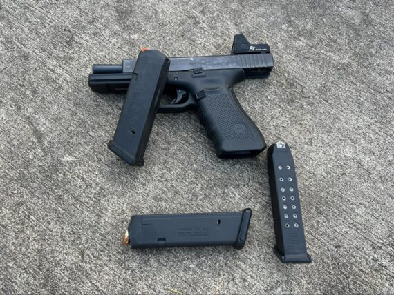 GL9s side by side with OEM Glock mags