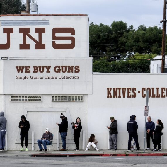 we buy guns