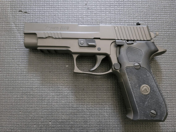 Sig P220
