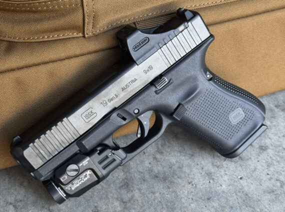 Glock 19 with Streamlight TLR-1 HL or TLR-7X